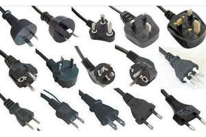 55 टन ऊर्ध्वाधर इंजेक्शन मोल्डिंग मशीन पावर कॉर्ड के लिए नीले रंग के साथ