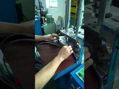 विभिन्न डेटा केबलों के लिए 15 टन की छोटी ऊर्ध्वाधर प्लास्टिक इंजेक्शन मोल्डिंग मशीन