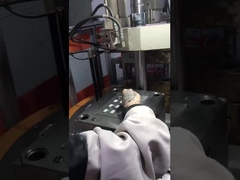 35 टन स्पीड क्लच केबल वर्टिकल रोटरी इंजेक्शन मोल्डिंग मशीन